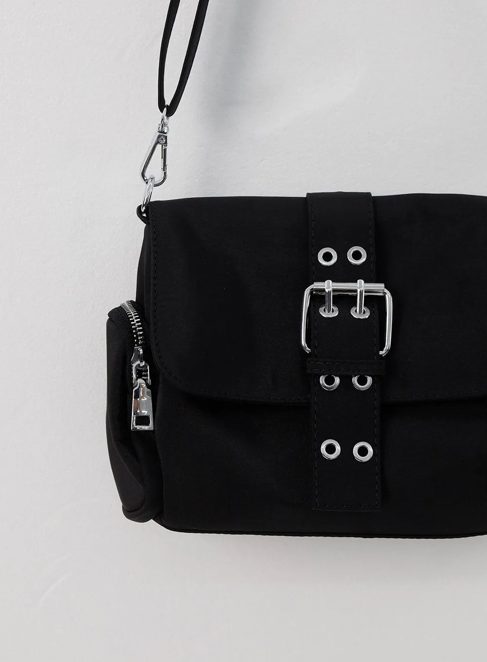 Buckle Shoulder Bag IS327