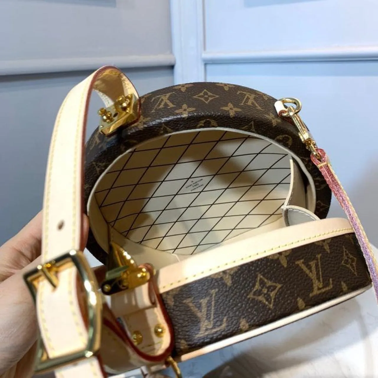 LV Petite Boite Chapeau Monogram Canvas For Women,  Shoulder And Crossbody Bags 6.9in/17.5cm LV M43514